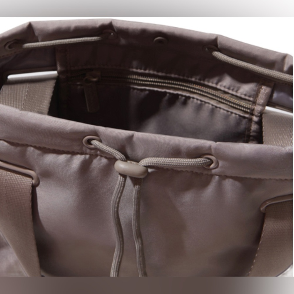 NEW BEYOND YOGA Convertible Gym Bag - Birch - Picture 5 of 6